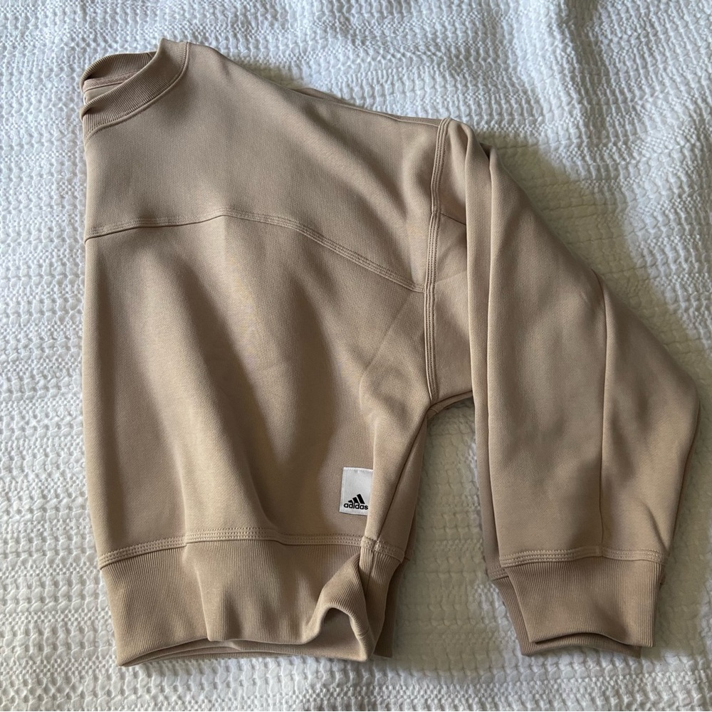 Cropped Adidas Crewneck